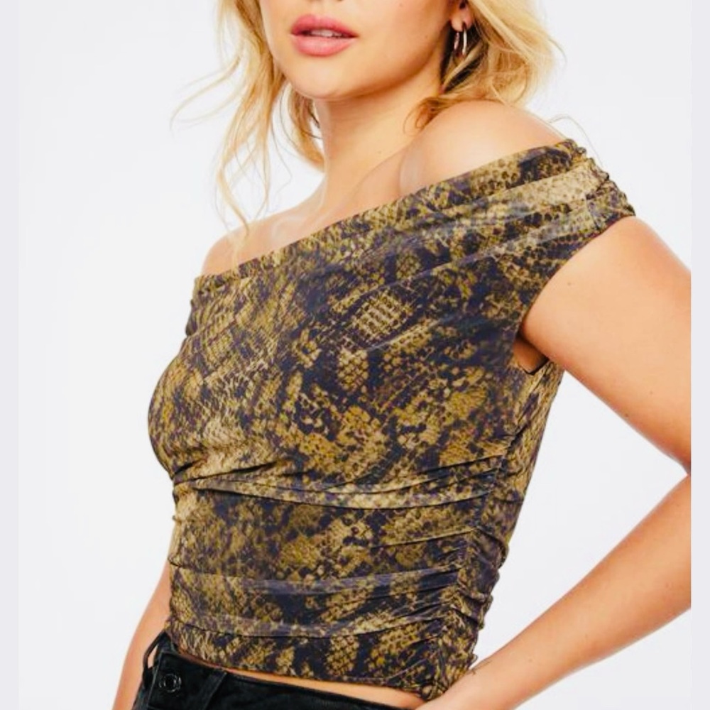 Dynamite Off-Shoulder Snake Print Crop Top